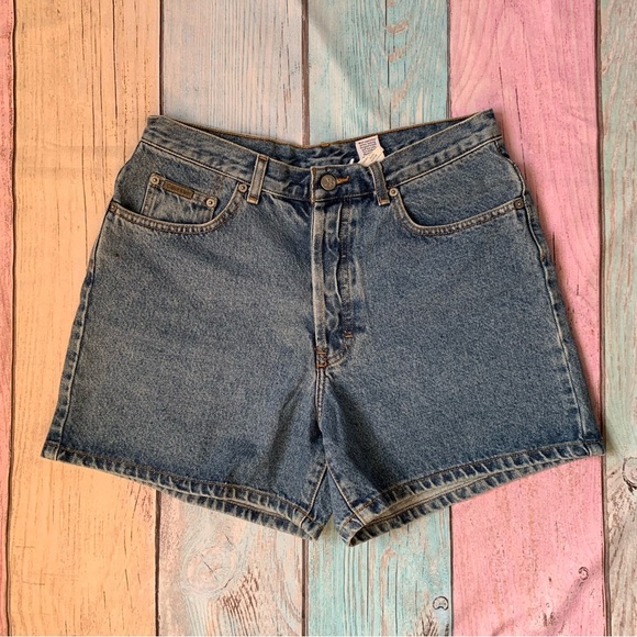 Vintage Calvin Klein jean shorts - Picture 2 of 9